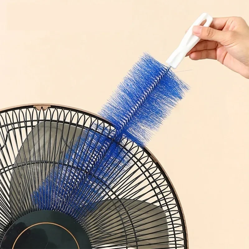 Bendable dusting brush for fans, blinds and screens — representative supplier photograph