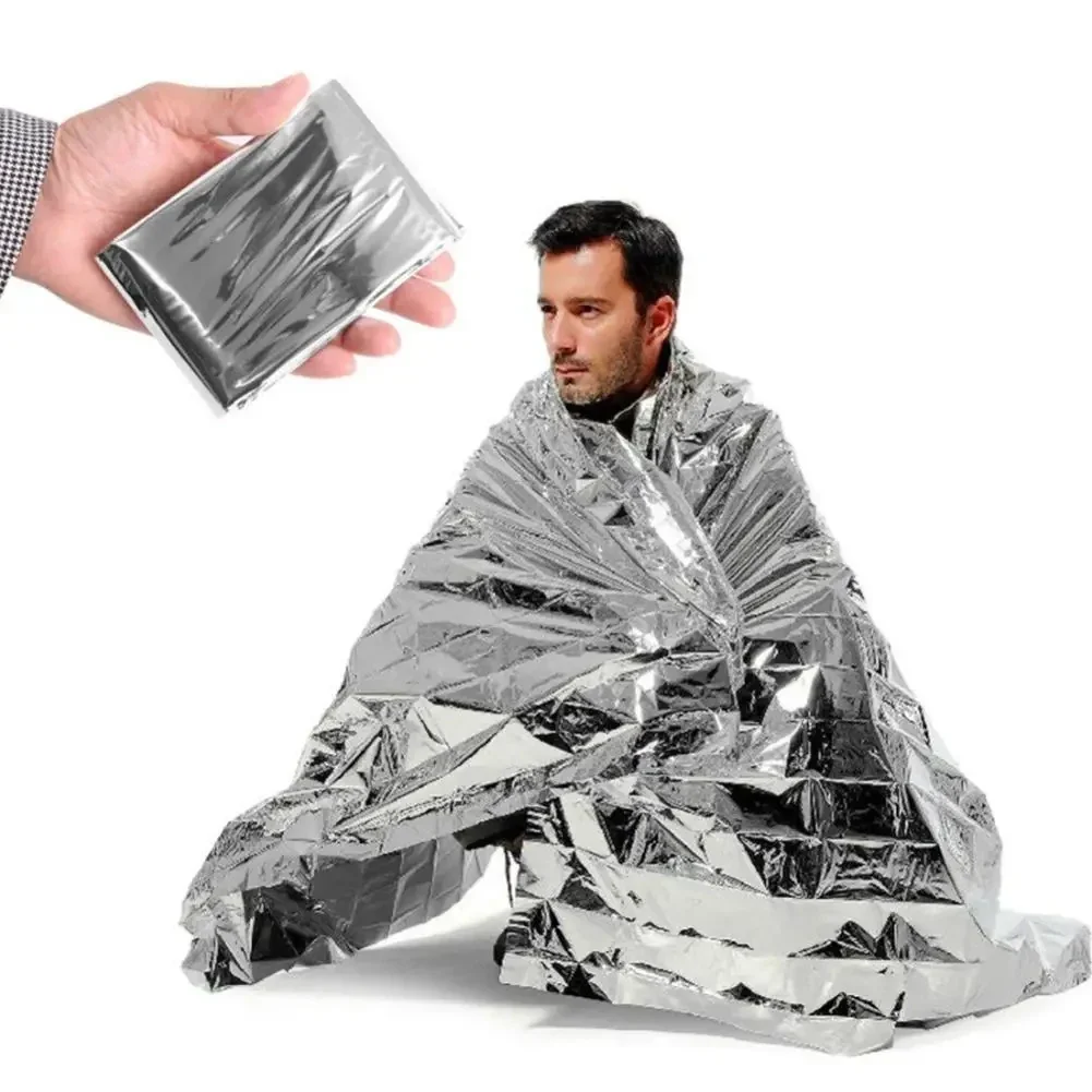 Reflective foil thermal blankets, 130 x 210 cm, 1 to 10 pack — representative supplier photograph