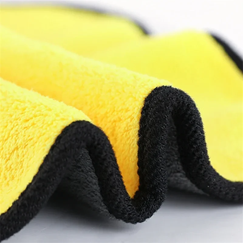 Large microfibre car drying towel, 30 x 30 cm to 70 x 140 cm — representative supplier photograph
