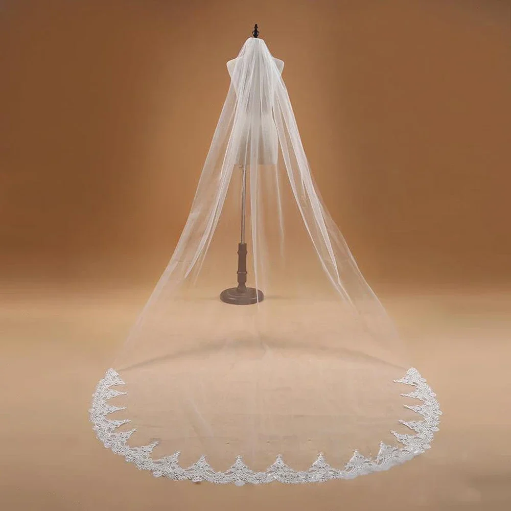 Cathedral-length bridal veil with lace edge and comb, 3 m, ivory — representative supplier photograph