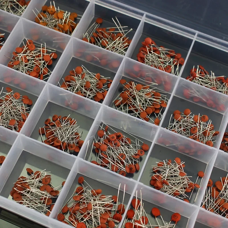 Ceramic capacitor kit, 300 or 960 pieces, 2 pF to 0.1 uF — representative supplier photograph