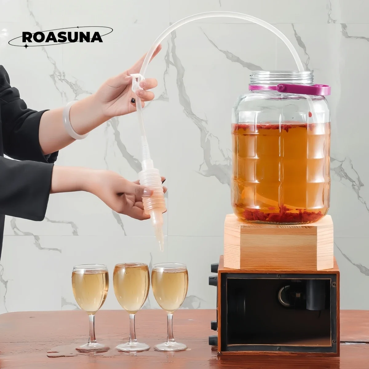 Hand-pump siphon hose with strainer for home wine and beer making