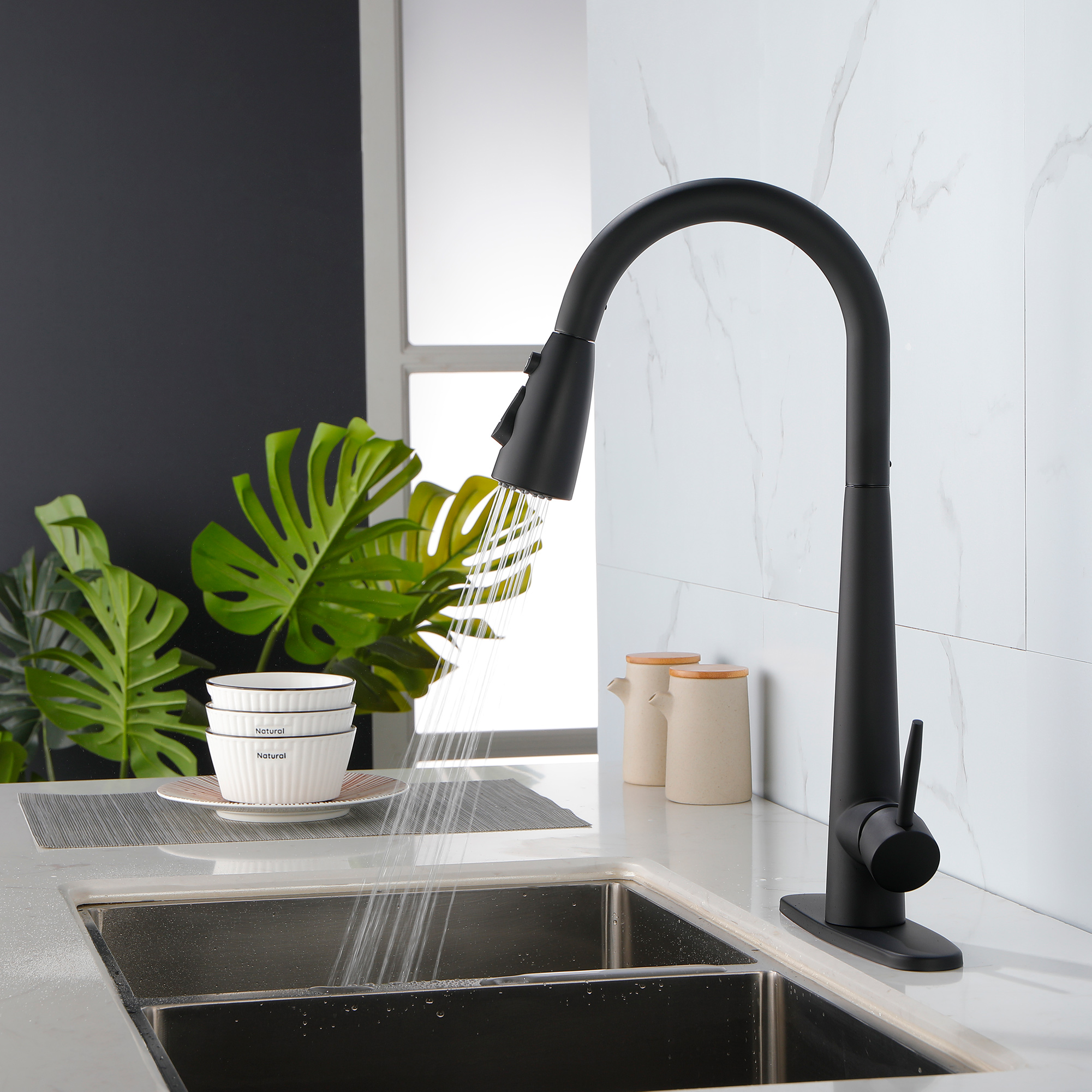 Kitchen Faucet With Pull-down Spray — Black